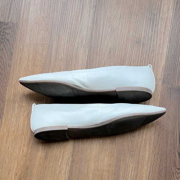 Nine West Pointed White Soft Leather Flats - Picture 8 of 9